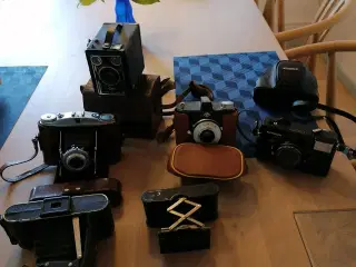 Kameraer sælges samlet