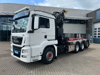 MAN TGS 35.500 8x4, Hejs-kran