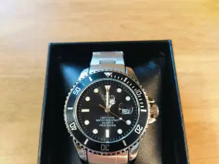 Klassisk diver ur.