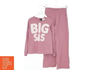 Rosa pyjamas sæt med tryk fra H&M (str. 140)