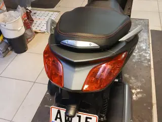yamaha x-max 250