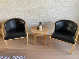 Lænestole og bord