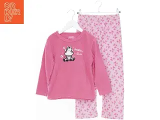Børne pyjamassæt i pink fra Primark (str. 116)