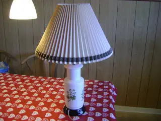 1 stk Retro Bordlampe med Plisseskærm højde 60 cm 
