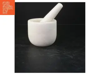 Morter og pistil i marmor (str. 10x12 cm)