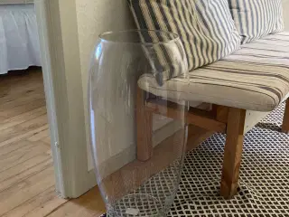 Gulvvase af glas 55 cm høj og 20 cm i dia i toppe 