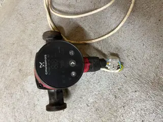 Grundfos Alpha2. 25-40 180 cirkulationspumpe 
