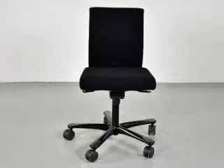 Häg h04 credo 4200 kontorstol med sort polster og sort stel