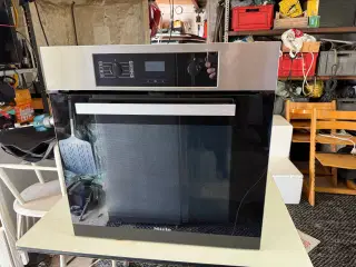 Miele indbygningsovn 