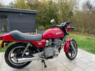 Suzuki gsx 750