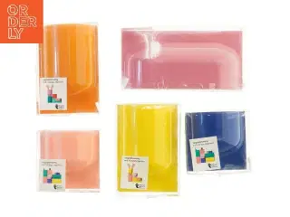 Farverige vægopbevaringsorganisatorer fra Flying Tiger