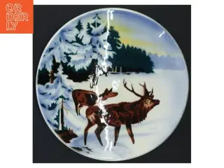 Dekorativ tallerken med hjorte motiv (str. Ø 20,5 cm)