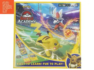 Pokémon Battle Academy fra Pokemon (str. 30x30 cm)