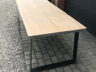 Massiv ege plankebord