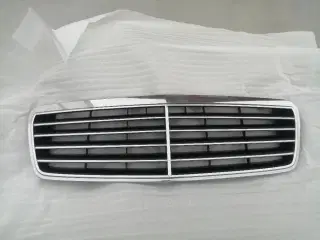 Flot Mercedes 320 Clk front gril