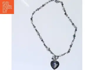 Halskæde med hjertevedhæng (str. 52 cm)