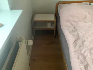 Seng i sæbebehandlet bøg