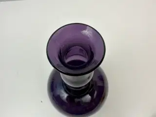 Ældre vase i glas