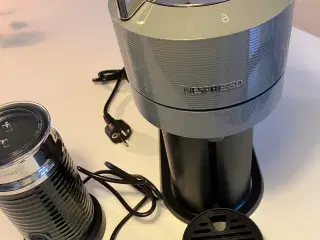 Nespresso Vertuo Next de Luxe + Aerochino 