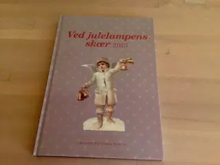 Ved julelampens skær 2013.