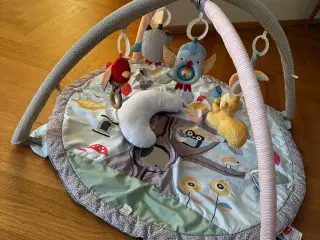 Skip Hop aktivitetstæppe inkl. 5 stk. legetøj