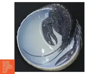 Askebæger med hummer, model 3498 Royal Copenhagen (str. Ø 20 cm) fra Royal Copenhagen