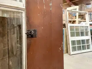 Smal stalddør m. bukkehorns-hængsler