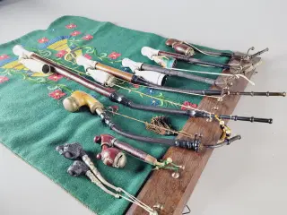 ⭐️· Antikt vægophæng med broderi og dekorative pib