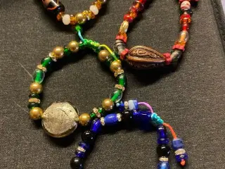 Nye knyttede armbånd