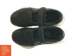 UBRUGT Puma Varion Unisex Sko med velcrolukning fra Puma (str. 37,5)