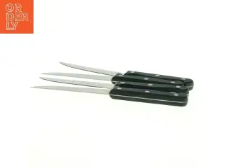 Knivsæt med savtakkede blade (str. 22x2 cm)