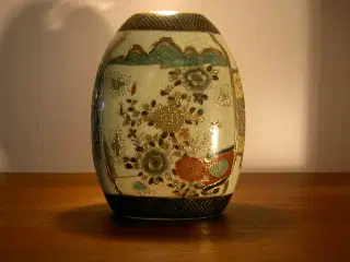 Oval Kinesisk vase
