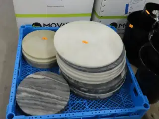 32 stk. Serveringsfade af sten