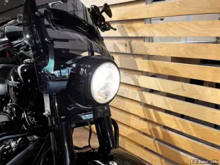 Harley-Davidson FLHRXS Road King Special