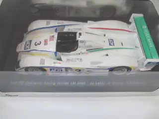Audi R8 #3 Winner "Tom Kristensen" 1.18