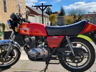 Suzuki GSX 250 