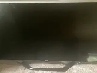 LG47 inch Cinema 3D SmartTv LA860V