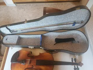 Violin sælges