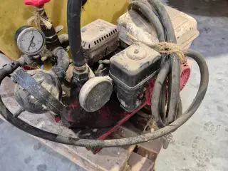 300L Tank med pumpe og hondamotor