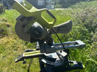 Kapsav og bænk  -  RYOBI