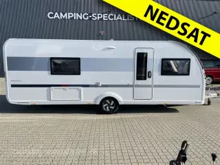 2022 - Adria Adora 613 UT   Pæn og velholdt Adria Adora 613 UT fra 2022 - Kan nu opleves hos Camping-Specialisten i Silkeborg - Queensbed