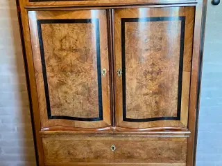 Smukkeste gamle skab