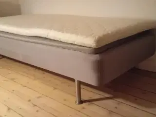 Velholdt boksmadras m topmadras kan afhentes