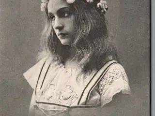 Anna Larssen i "Alferne"- Skuespiller - Postkort - Brugt