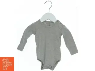 Grå bodystocking til baby med lange ærmer fra Fixoni (str. 62)