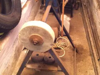 Gammel vådslibemaskine  