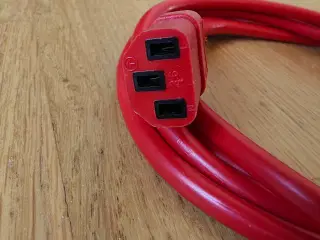 2m. Rød PC strømkabel 230V med Jord