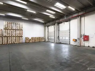 2.150 m² højloftet lager i Vejle nord tæt på motorvej E45