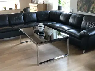  Hjørnesofa med tilhørende sofabord 