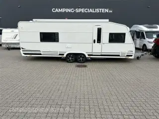 2020 - Polar Customized 680   Polar  Customized 680 med enkelte senge og ende badeværelse model 2020 kan nu ses hos Camping-Specialisten.dk